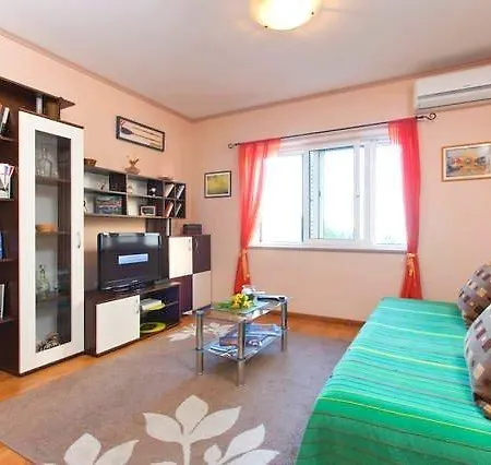 Lucy شقة سبليت