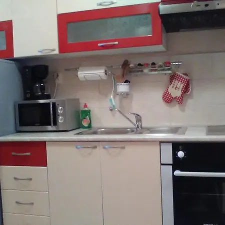 Lucy Apartment Split
